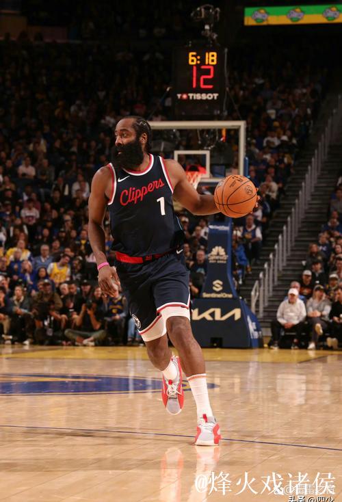 船记：我记不清多少次有球员面对快船投出炸裂式三分表演了